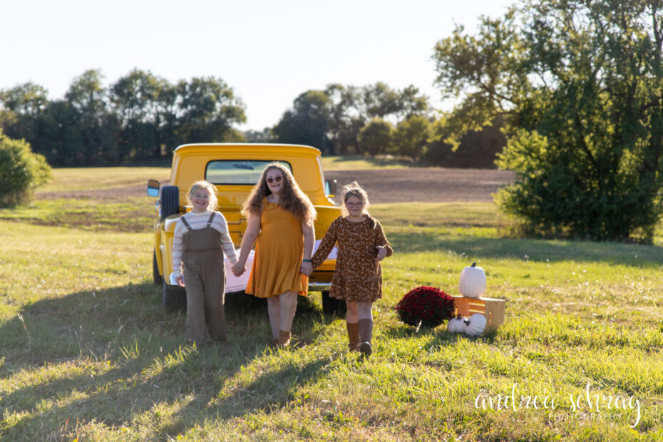 yellow truck mini session sister session