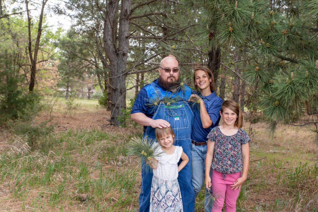 Orchard Park family photo session uncle with nieces and nephew
